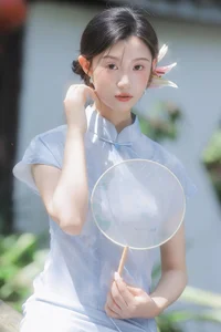 Modern Muse: The Captivating Cool Chinese Aesthetics of Tong Xuan Qi - image 34