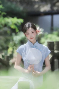 Modern Muse: The Captivating Cool Chinese Aesthetics of Tong Xuan Qi - image 23