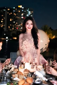 The Timeless Beauty of the Vietnamese Ao Dai: A Look Back at Student Icon Trần Nguyễn Triệu Vy’s Stunning Style Evolution - image 9