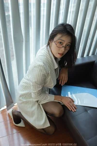 Modern Grace: IESS No.1638 Featuring the Radiant Xiao Jiu - image 13