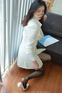 Modern Grace: IESS No.1638 Featuring the Radiant Xiao Jiu - image 33