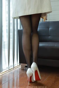 Modern Grace: IESS No.1638 Featuring the Radiant Xiao Jiu - image 54