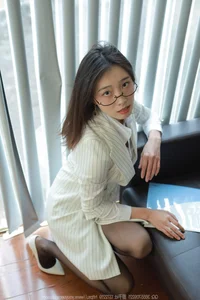 Modern Grace: IESS No.1638 Featuring the Radiant Xiao Jiu - image 16