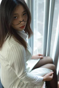 Modern Grace: IESS No.1638 Featuring the Radiant Xiao Jiu - image 31