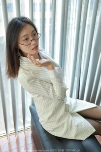 Modern Grace: IESS No.1638 Featuring the Radiant Xiao Jiu - image 40