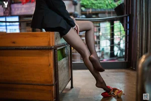 IESS Qiuqiu Elegant Red High Heels and Silk Stockings Collection - image 8
