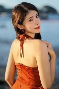 YiTuYu Vol.8522: Yi Ming's Captivating Beauty Under Golden Hour Sun - image 14