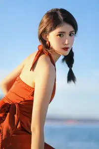 YiTuYu Vol.8522: Yi Ming's Captivating Beauty Under Golden Hour Sun - image 4