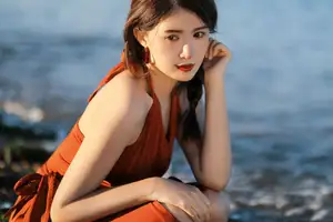 YiTuYu Vol.8522: Yi Ming's Captivating Beauty Under Golden Hour Sun - image 9