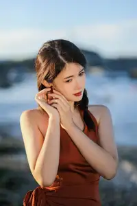 YiTuYu Vol.8522: Yi Ming's Captivating Beauty Under Golden Hour Sun - image 3