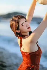YiTuYu Vol.8522: Yi Ming's Captivating Beauty Under Golden Hour Sun - image 17