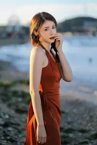 YiTuYu Vol.8522: Yi Ming's Captivating Beauty Under Golden Hour Sun - image 13