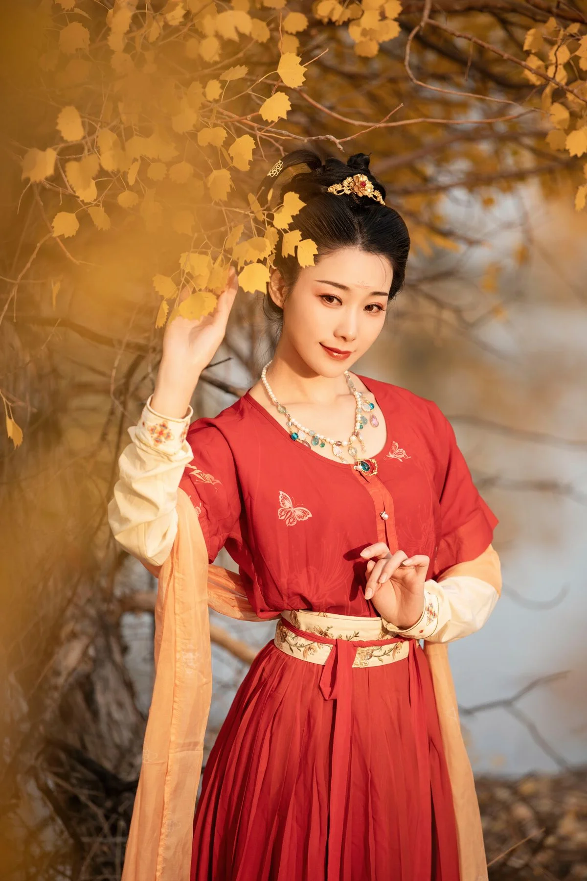 Mu Ge Radiates Elegance in YiTuYu Art Language Vol.6988 Gallery