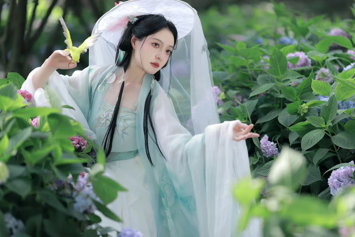 Aesthetic Excellence in Art Language Vol.7327 with Sui Sui Ru Yi