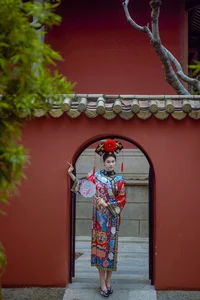 Timeless Elegance of Man Li by the Red Wall - YiTuYu Vol.8871 - image 18