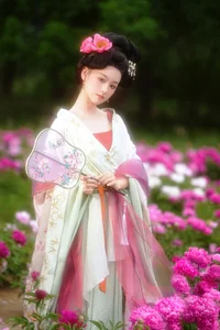Elegant Floral Portraits with Li Zhi Xiao Ye: Romantic Peony Garden Aesthetic Vol.9113 - image 3