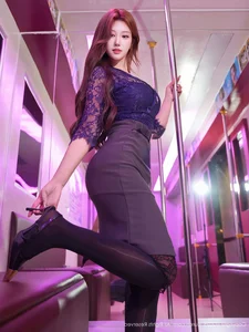 Elegant Portrait Photography: Jin Yun Xi Yuki in XiuRen No.10910 - A Stunning Collection of Stylish Aesthetic Fashion and Graceful Studio Poses - image 16