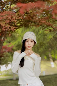 Creative Portraits: YiTuYu Art Language Vol.6946 Featuring Wo Bu Shua Niao - image 1