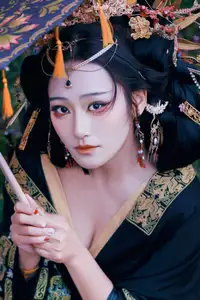 YiTuYu Vol.8704 Xiao Hong: Mysterious Traditional Beauty with Pipa by the Lake - image 12
