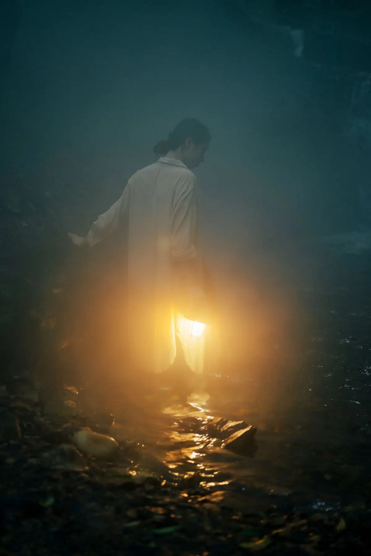 YiTuYu Vol.8530 Yi Ming: Ethereal Beauty, Mysterious Light on Water
