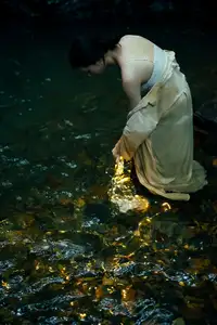YiTuYu Vol.8530 Yi Ming: Ethereal Beauty, Mysterious Light on Water - image 6