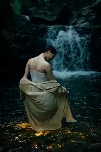 YiTuYu Vol.8530 Yi Ming: Ethereal Beauty, Mysterious Light on Water - image 4