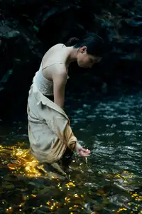 YiTuYu Vol.8530 Yi Ming: Ethereal Beauty, Mysterious Light on Water - image 7