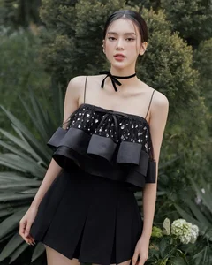 Quynh Luong vs. Xoai Non: A Comparison of Iconic Fashion Styles and Glamorous Beauty Looks - image 2