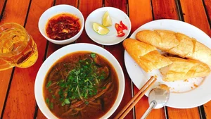 Exploring the Authentic Flavors of Nghe An: A Culinary Journey to Ho Chi Minh's Hometown - image 2