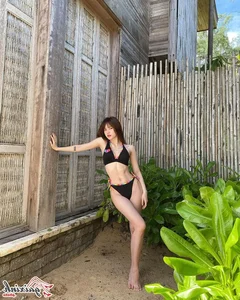 Thieu Bao Tram: The 9X Star's Most Captivating Bikini Moments and Fashion Evolution - image 23