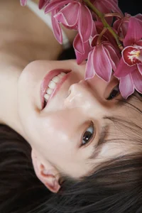 Stunning Riko Matsudaira Digital Photo Book: Elegant Japanese Fashion and Lifestyle Photography from Weekly Post Collection - image 8
