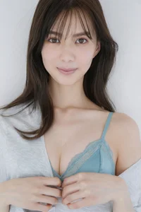 Stunning Riko Matsudaira Digital Photo Book: Elegant Japanese Fashion and Lifestyle Photography from Weekly Post Collection - image 13