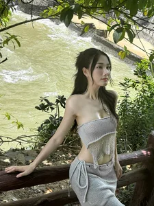The Captivating Beauty and Unique Charm of the Nghe An Actress in 'Walking in the Radiant Sky' - image 3
