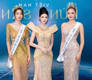 Stunning Fashion Moments of Runner-up Lê Kim Khỏe: Elegance Meets Glamour - image 5