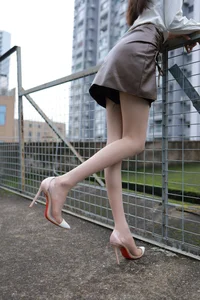 Urban Aesthetic Journey with Model Tuan Tuan in Passing Through Your World - image 45