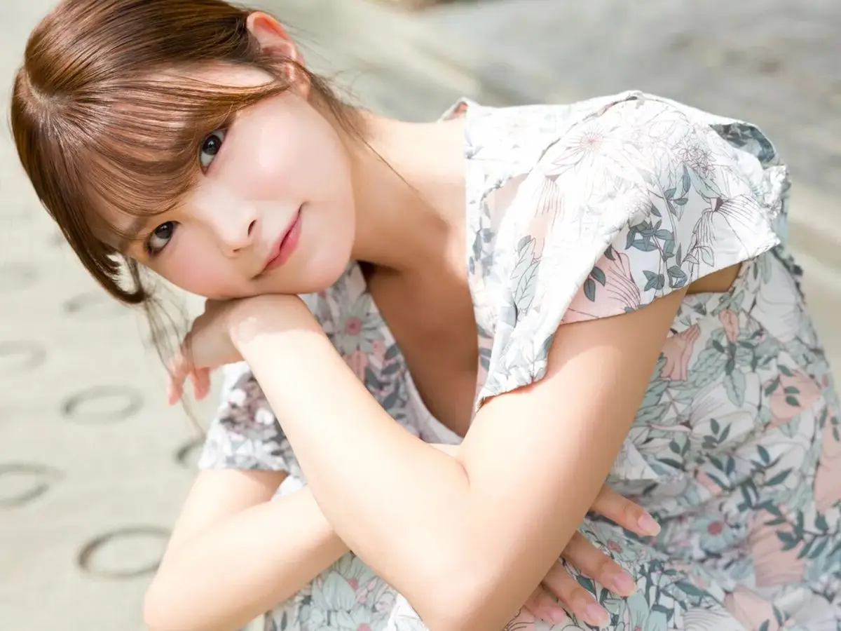 Discover Kaede Kimura's Pure Charm in FRIDAY Digital Photo Book: Koihsuru Ekubo – A Captivating Japanese Girl's Collection.