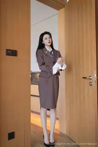 XiuRen No.10571 An Ran: Alluring Charm in a Stylish Student Uniform Fashion Shoot - image 2