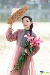 Charming Hanoi: Capturing the Soul of Lunar New Year in Traditional Ao Dai - image 9