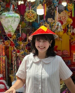 Vietnamese Turkish Mixed Beauty Stuns in Traditional Non La - image 5