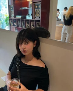 Vietnamese Turkish Mixed Beauty Stuns in Traditional Non La - image 4