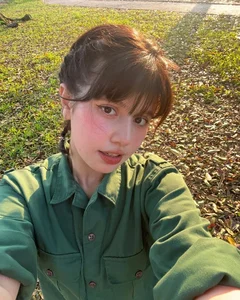 Vietnamese Turkish Mixed Beauty Stuns in Traditional Non La - image 2