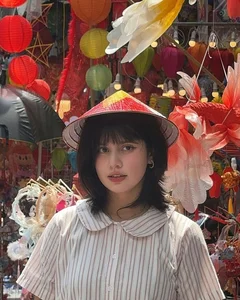 Vietnamese Turkish Mixed Beauty Stuns in Traditional Non La - image 3