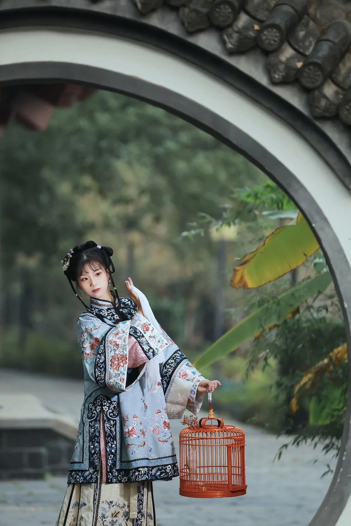 YiTuYu Art Language Vol. 6618: Zhou Zhou AY’s Artistic Visual Storytelling