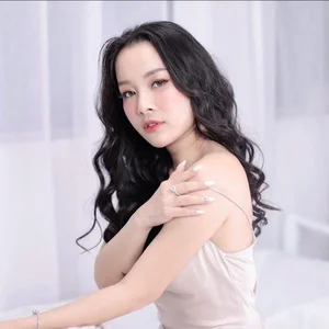 Celebrity Style Watch: Phuong Linh’s Da Lat Escape and Khanh Van’s Red Carpet Glamour - image 3