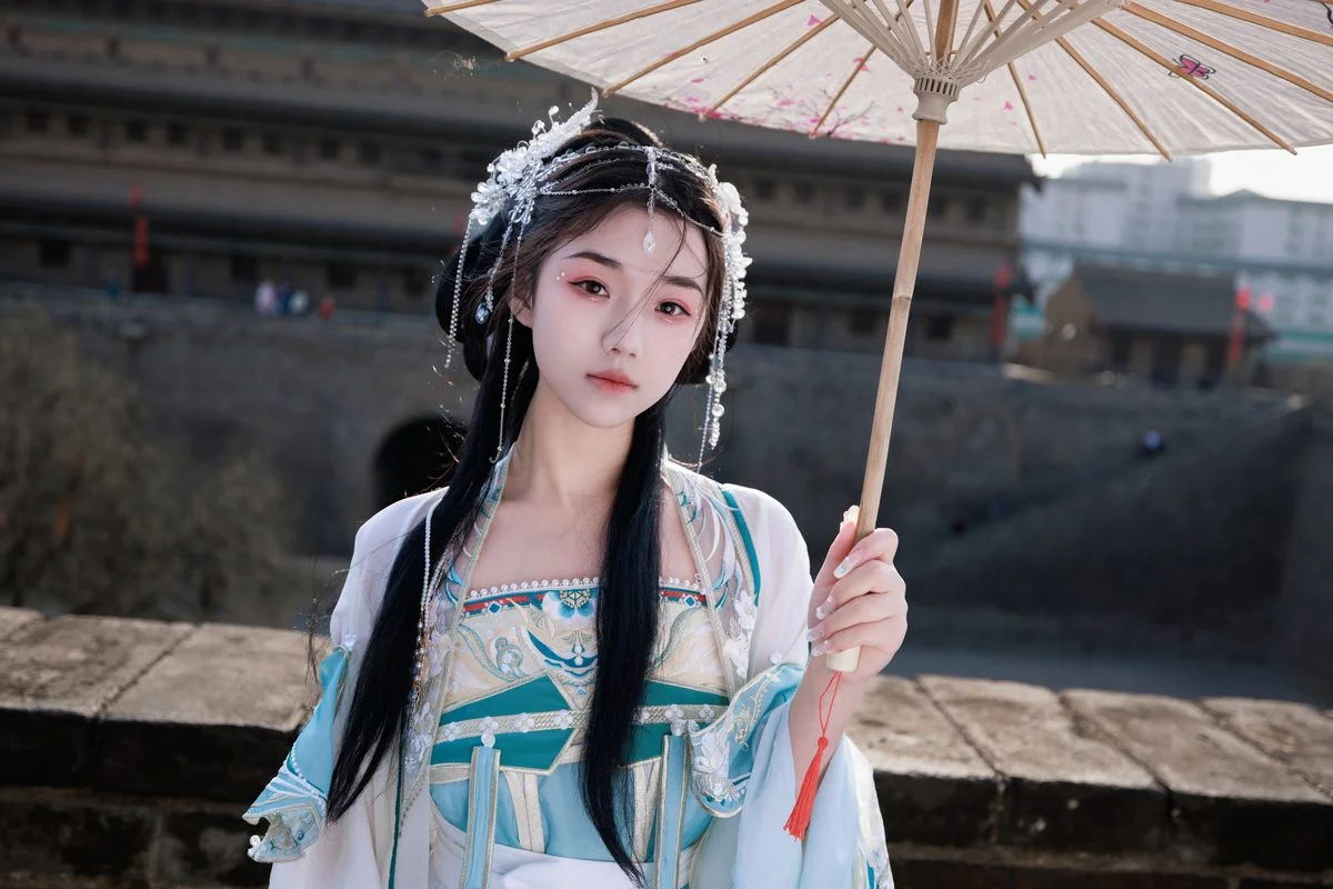 Artistic Portraiture: YiTuYu Art Language Vol.4515 Featuring Pei Tong Xue
