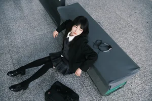 Modern Muse: Xiao Song Ma Nai in YiTuYu Art Language Vol.6651 Collection - image 0