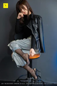 Manager Qiu in IESS Puhuiji Dan Si 006: Professional Style and Grace - image 24