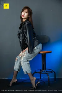 Manager Qiu in IESS Puhuiji Dan Si 006: Professional Style and Grace - image 7