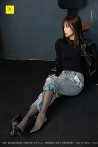Manager Qiu in IESS Puhuiji Dan Si 006: Professional Style and Grace - image 6