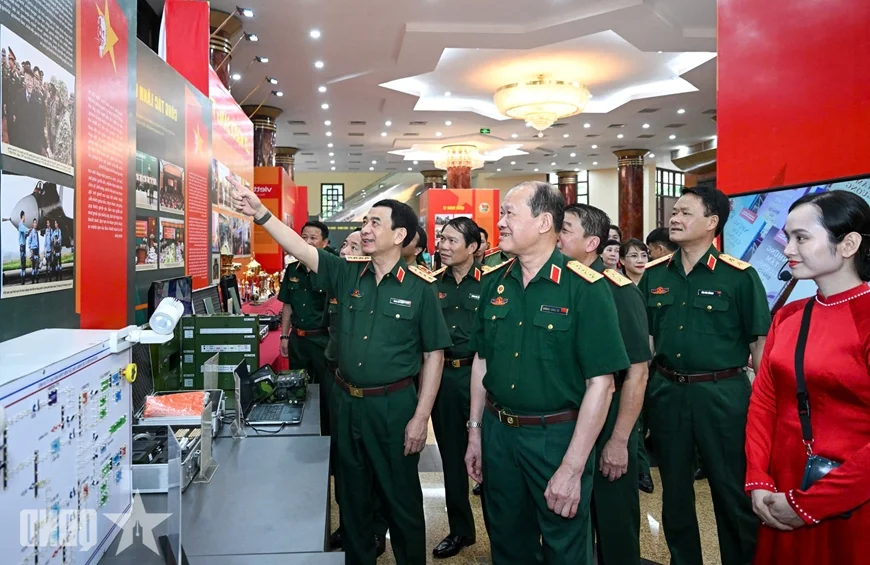 General Phan Van Giang Chairs Major 10-Year Defense Strategy Review